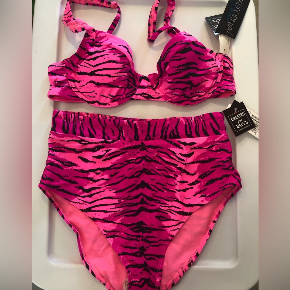 California Waves Two Piece Swimsuit Size M